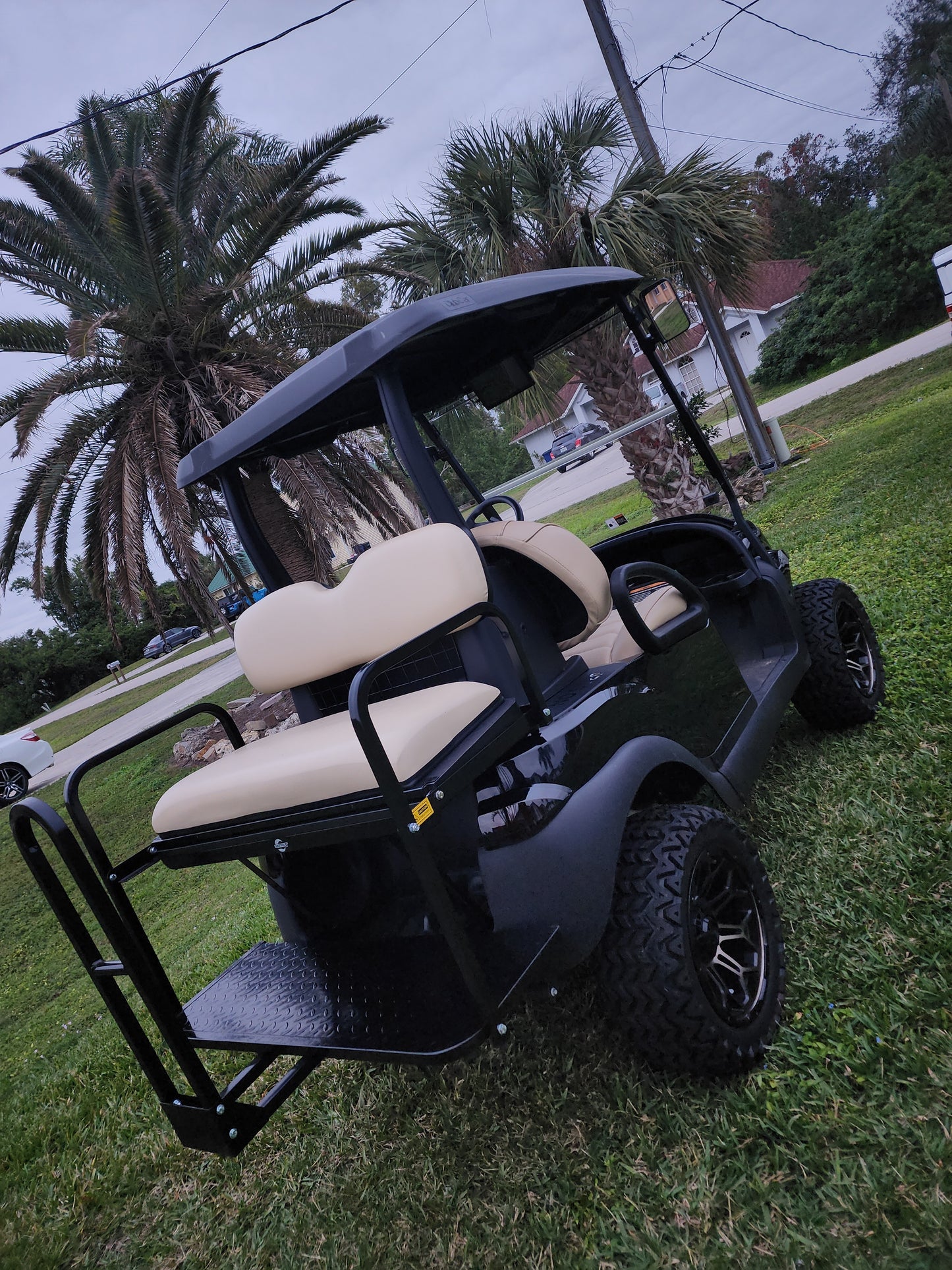 2022 Lifted Golf Cart – Lithium Power, 4-Person Fun Machine! (24 Hour Rental)